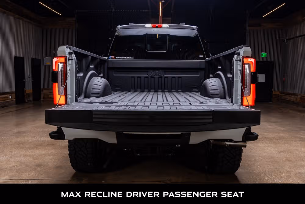 2026 Ford F-250 Super Duty Platinum Crew Cab Image 9