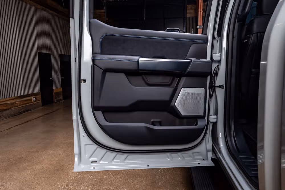 2026 Ford F-250 Super Duty Platinum Crew Cab Image 40