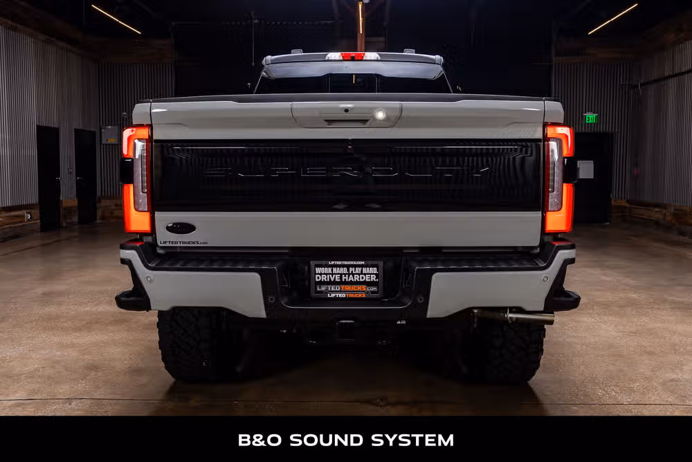 2026 Ford F-250 Super Duty Platinum Crew Cab Image 8