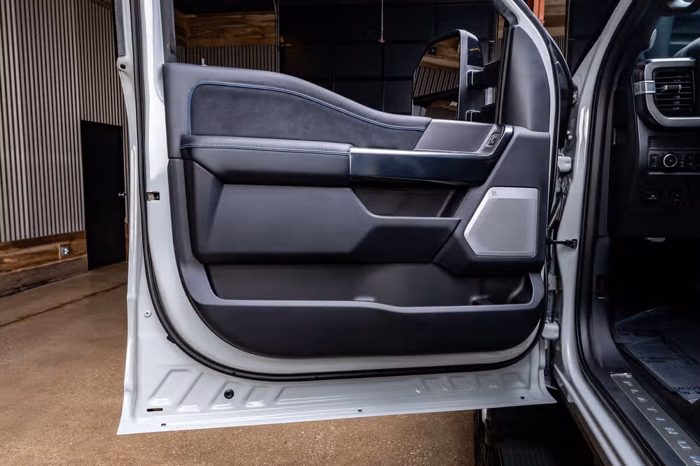 2026 Ford F-250 Super Duty Platinum Crew Cab Image 38