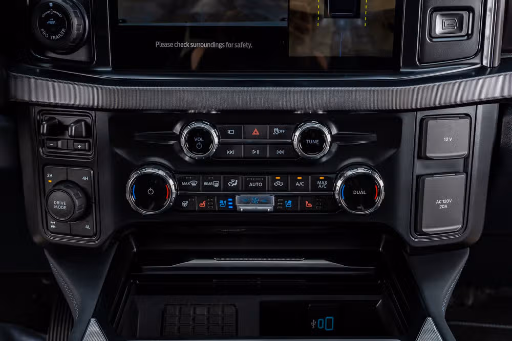 2026 Ford F-250 Super Duty Platinum Crew Cab Image 28