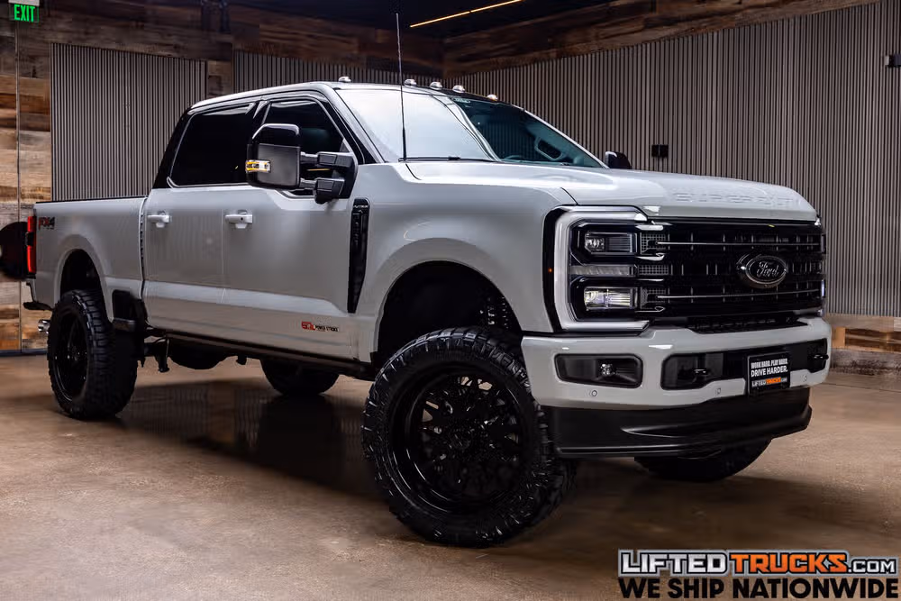 2026 Ford F-250 Super Duty Platinum Crew Cab Image 1