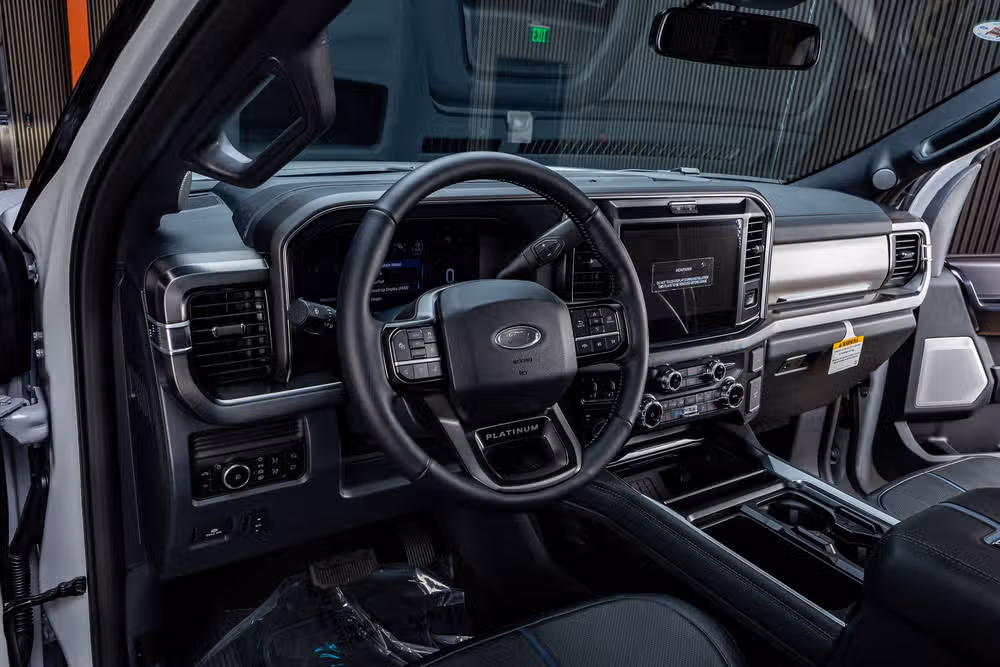 2026 Ford F-250 Super Duty Platinum Crew Cab Image 17