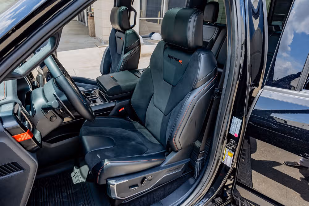 2023 Ford F-150 Raptor SuperCrew Image 29