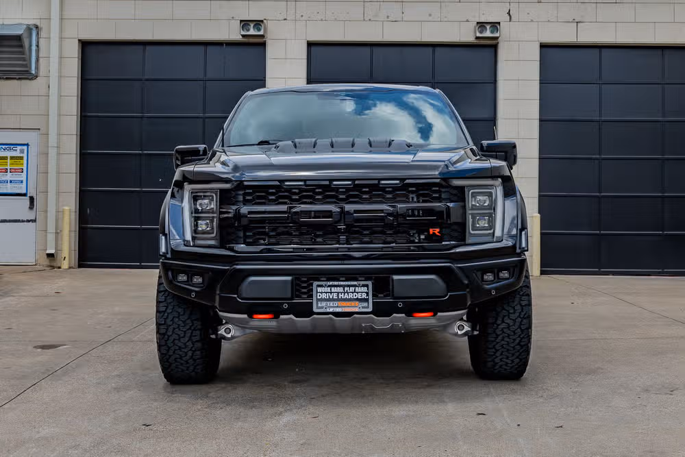 2023 Ford F-150 Raptor SuperCrew Image 2