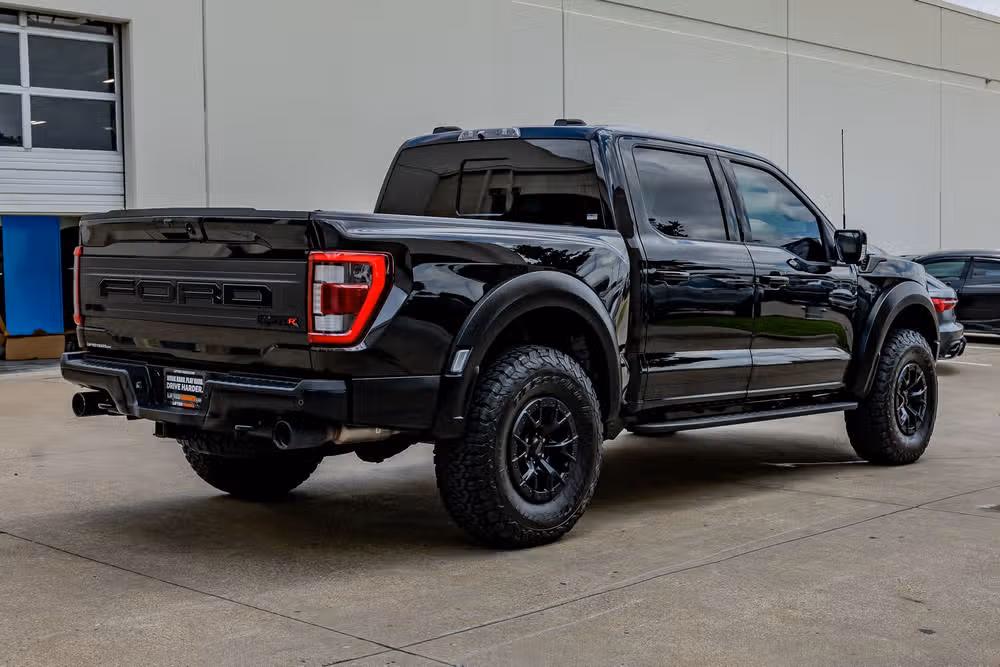 2023 Ford F-150 Raptor SuperCrew Image 9