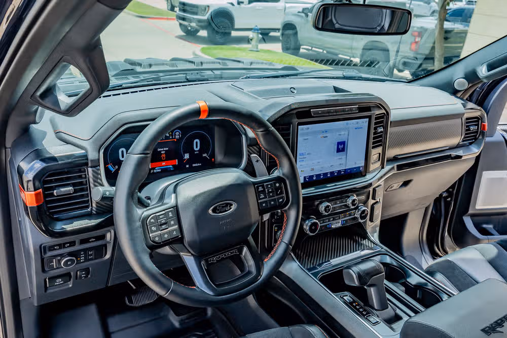 2023 Ford F-150 Raptor SuperCrew Image 16