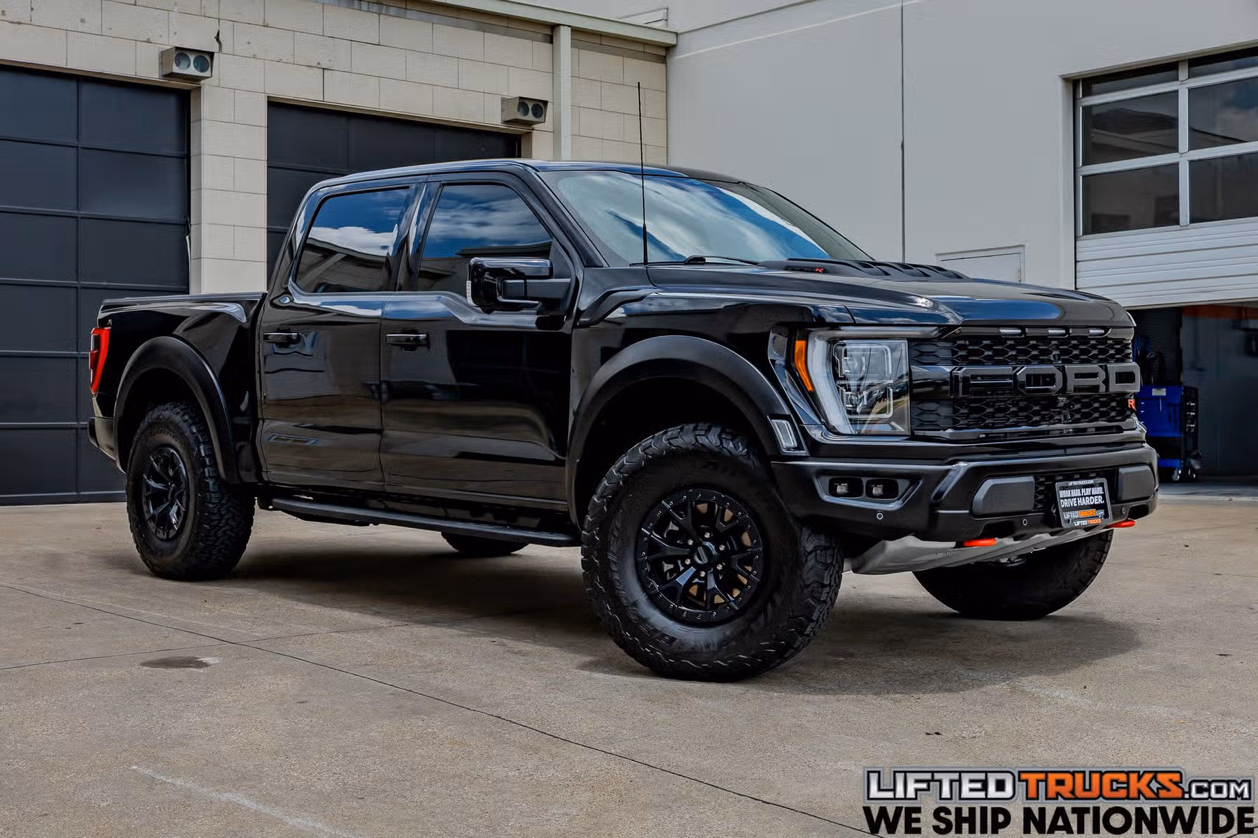 2023 Ford F-150 Raptor SuperCrew Image 1
