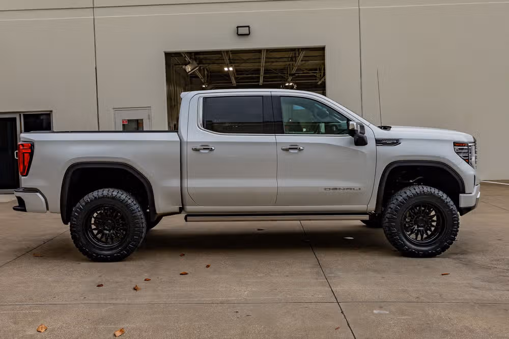 2024 GMC Sierra 1500 Denali Ultimate Crew Cab Image 11