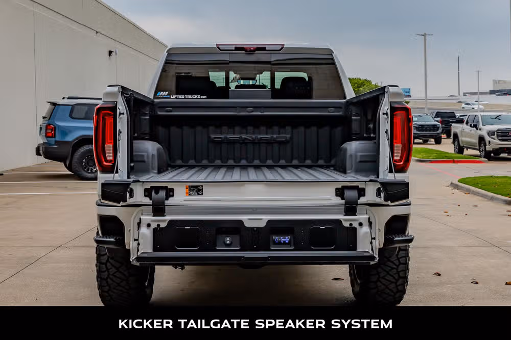 2024 GMC Sierra 1500 Denali Ultimate Crew Cab Image 9