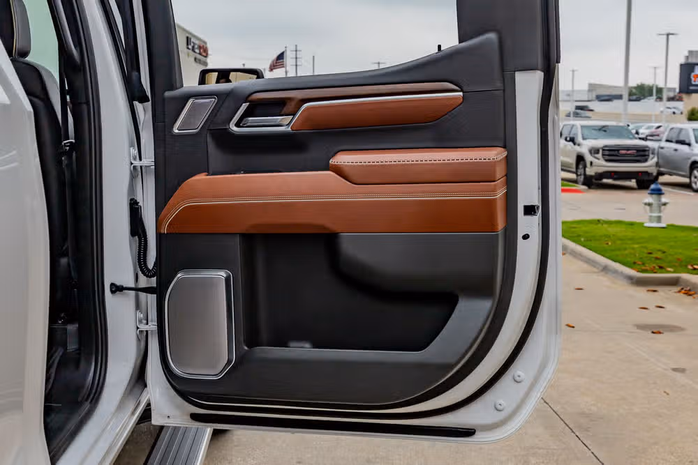 2024 GMC Sierra 1500 Denali Ultimate Crew Cab Image 39