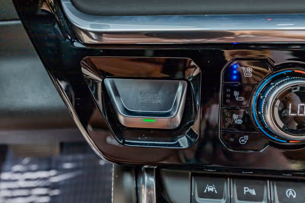 2024 GMC Sierra 1500 Denali Ultimate Crew Cab Image 23