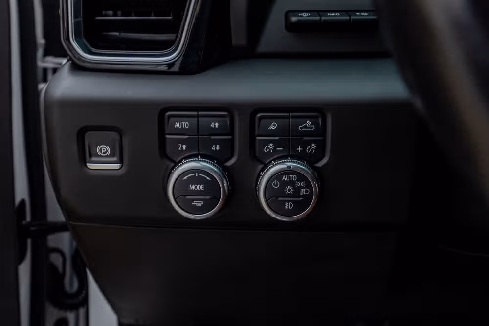 2024 GMC Sierra 1500 Denali Ultimate Crew Cab Image 22