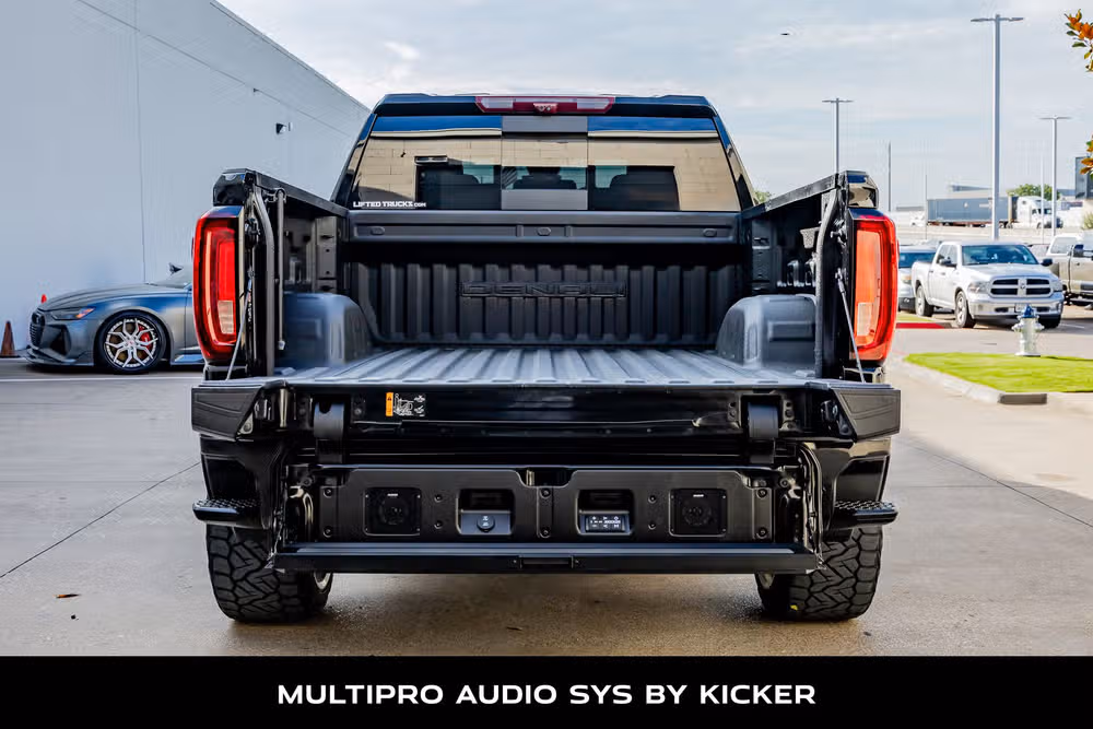 2023 GMC Sierra 1500 Denali Ultimate Crew Cab Image 8