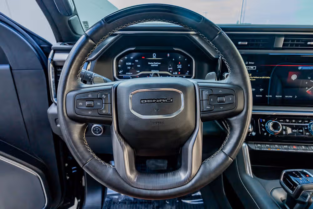 2023 GMC Sierra 1500 Denali Ultimate Crew Cab Image 18
