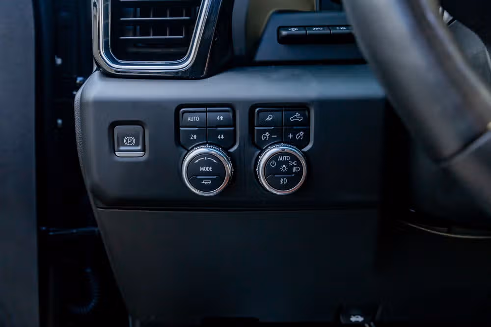 2023 GMC Sierra 1500 Denali Ultimate Crew Cab Image 21