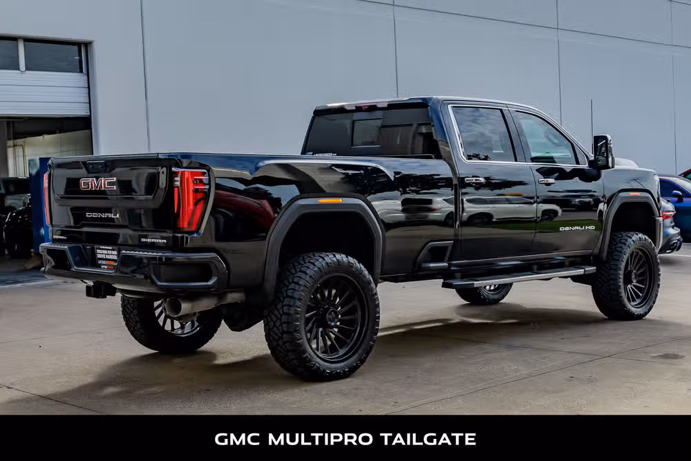 2024 GMC Sierra 2500HD Denali Reserve Crew Cab Image 10