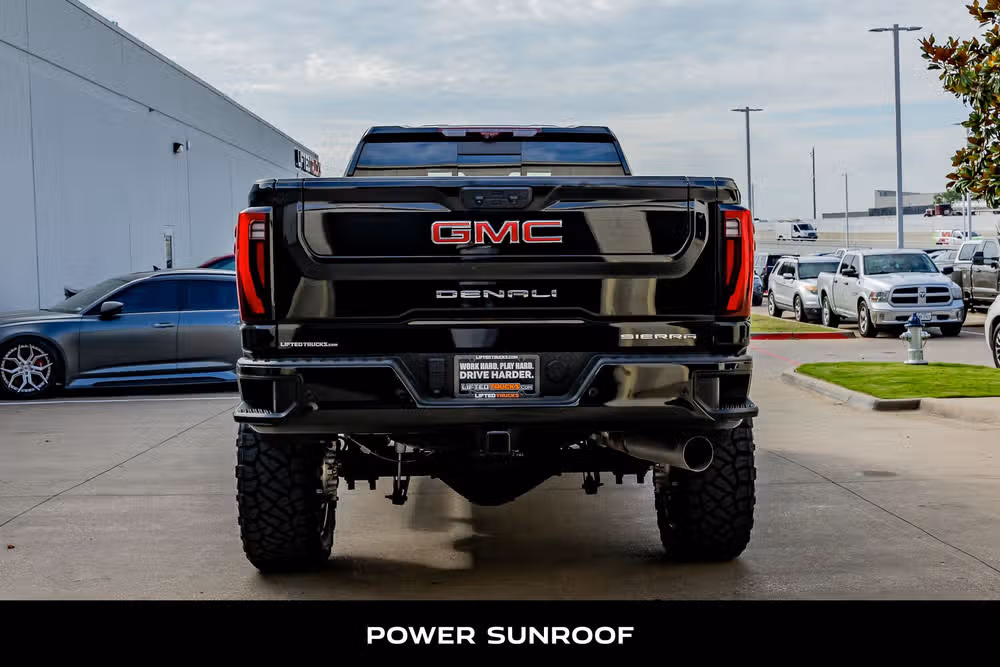 2024 GMC Sierra 2500HD Denali Reserve Crew Cab Image 8