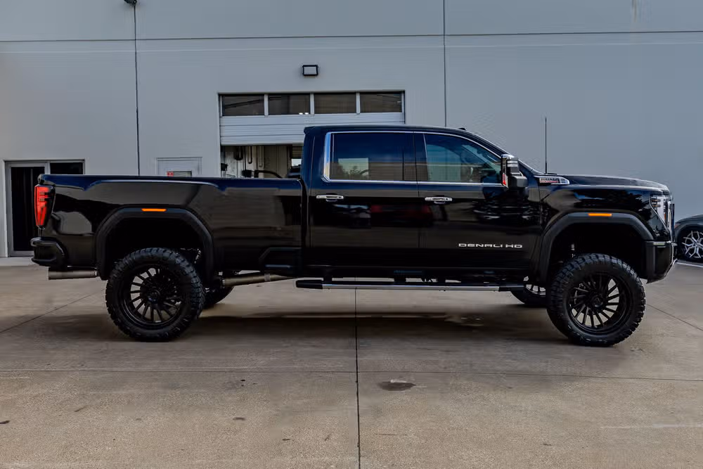 2024 GMC Sierra 2500HD Denali Reserve Crew Cab Image 11