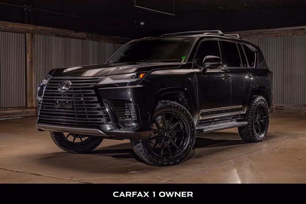 2025 Lexus LX 700h Overtrail Image 5