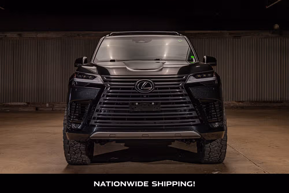 2025 Lexus LX 700h Overtrail Image 4