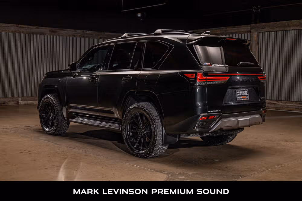 2025 Lexus LX 700h Overtrail Image 7