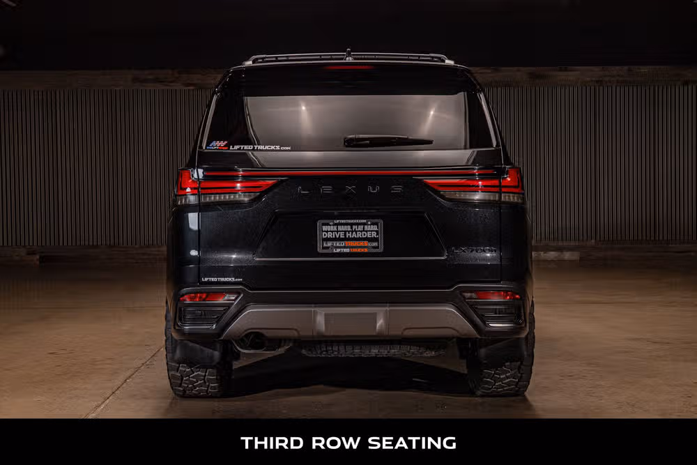 2025 Lexus LX 700h Overtrail Image 8