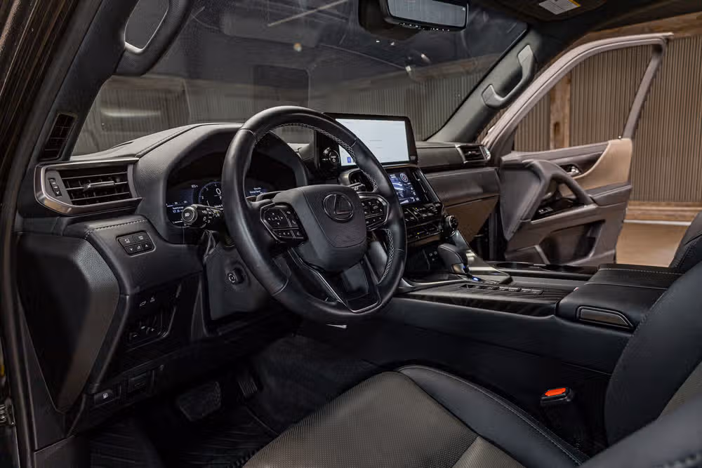 2025 Lexus LX 700h Overtrail Image 13