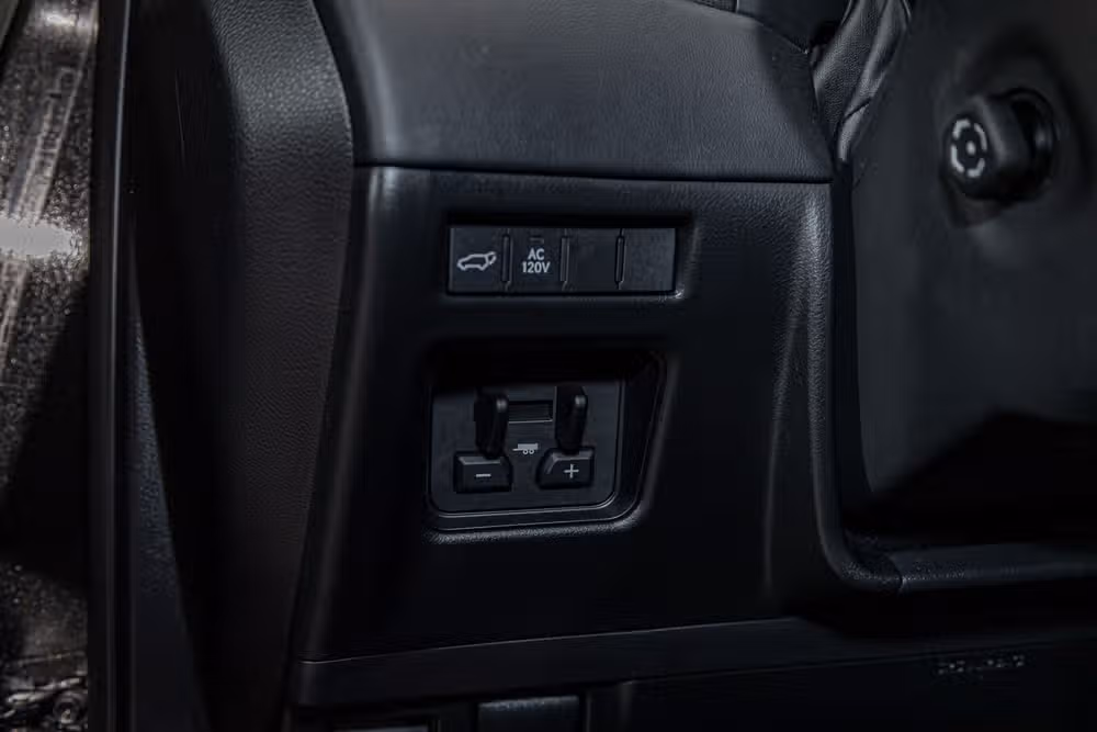 2025 Lexus LX 700h Overtrail Image 17