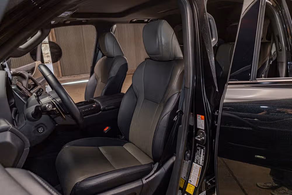 2025 Lexus LX 700h Overtrail Image 21