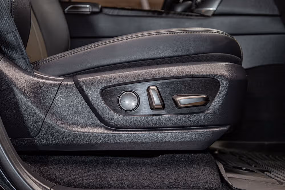 2025 Lexus LX 700h Overtrail Image 28