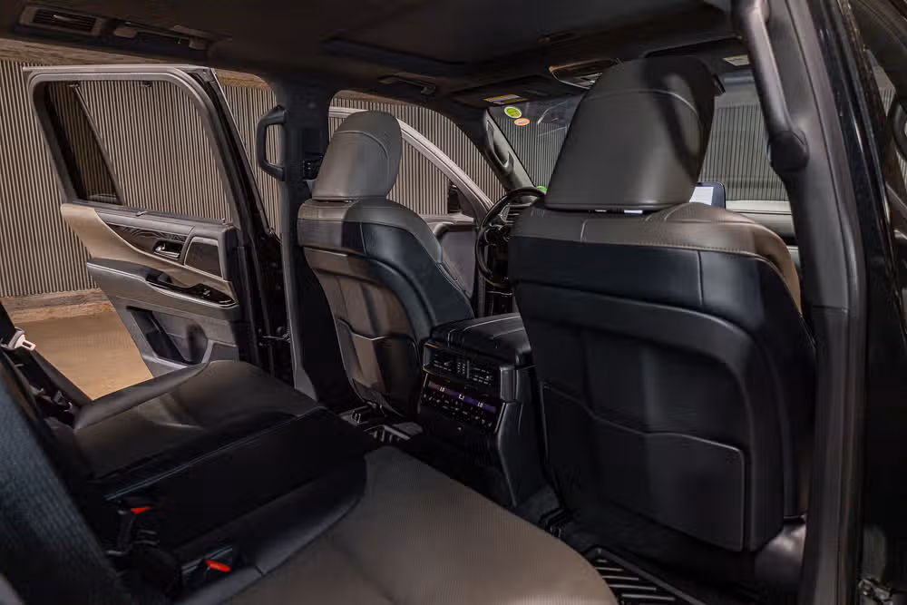 2025 Lexus LX 700h Overtrail Image 27