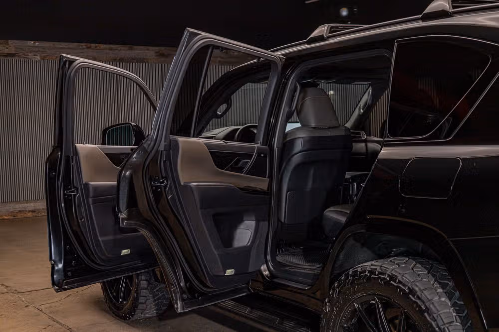 2025 Lexus LX 700h Overtrail Image 30