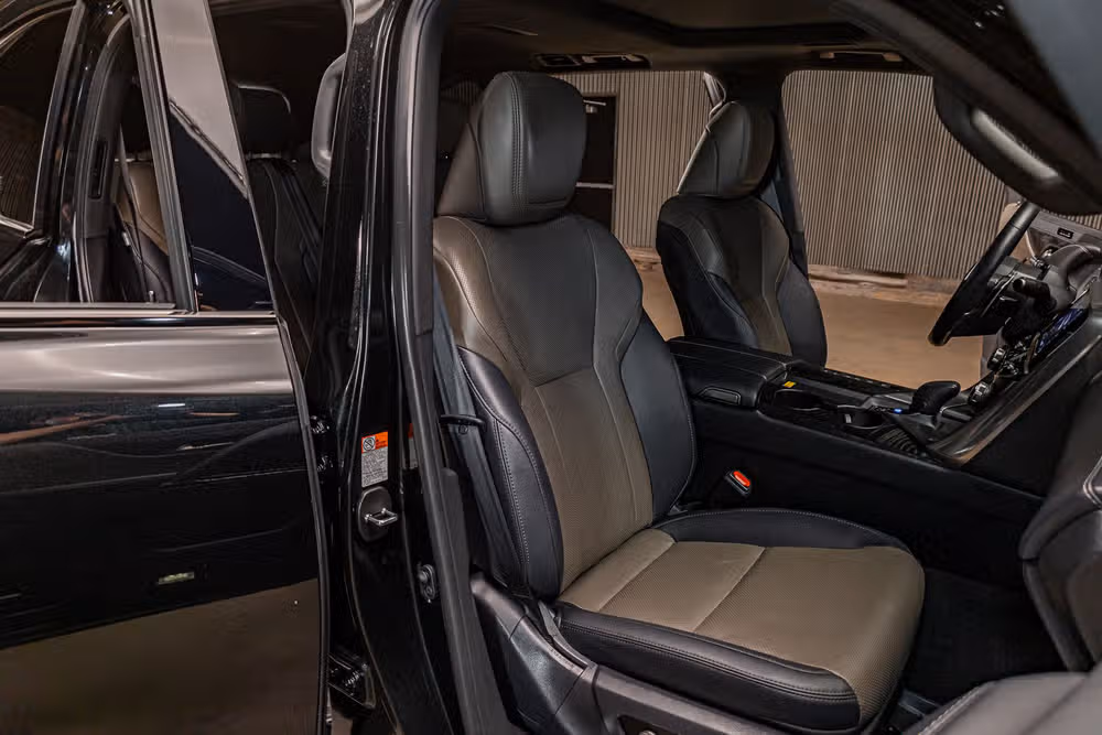 2025 Lexus LX 700h Overtrail Image 29