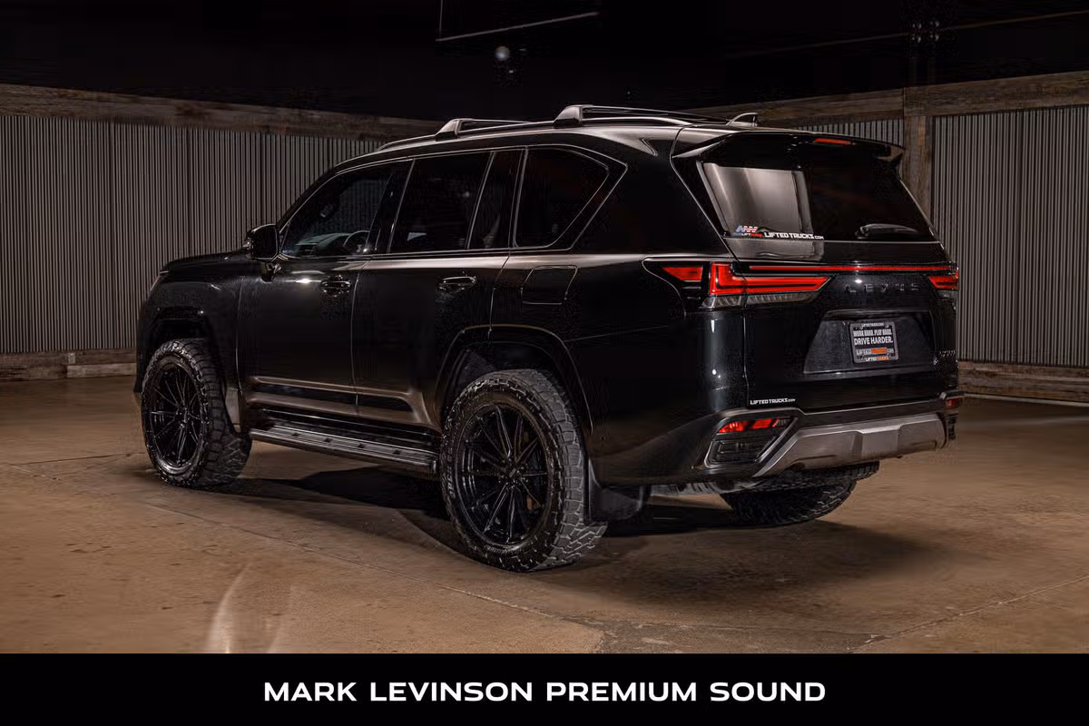 2025 Lexus LX 700h Overtrail