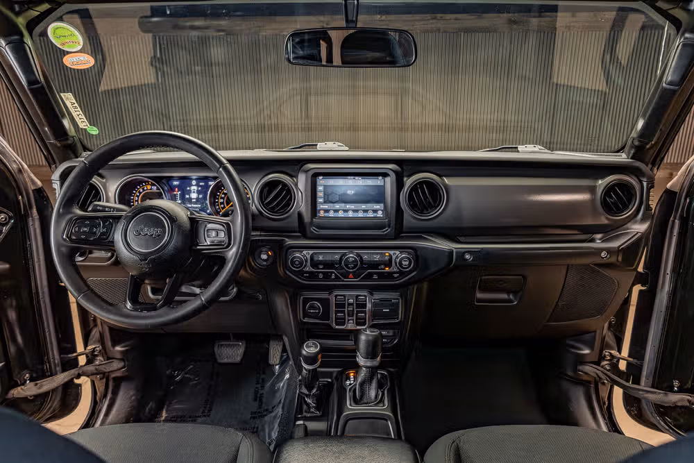 2023 Jeep Gladiator Willys Crew Cab Image 15