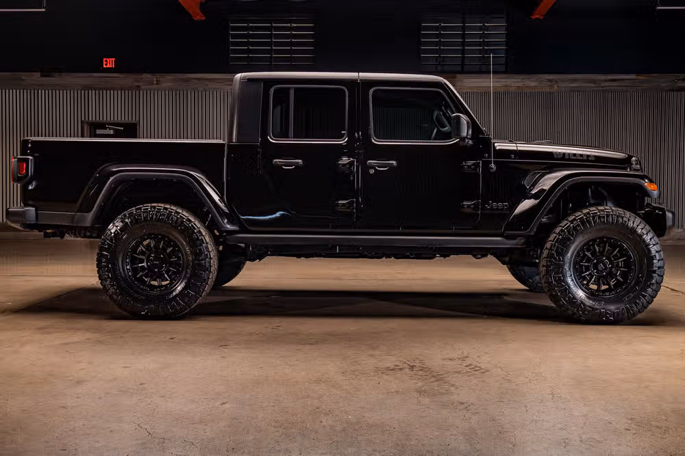 2023 Jeep Gladiator Willys Crew Cab Image 11