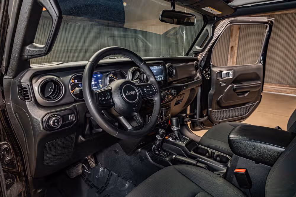 2023 Jeep Gladiator Willys Crew Cab Image 13