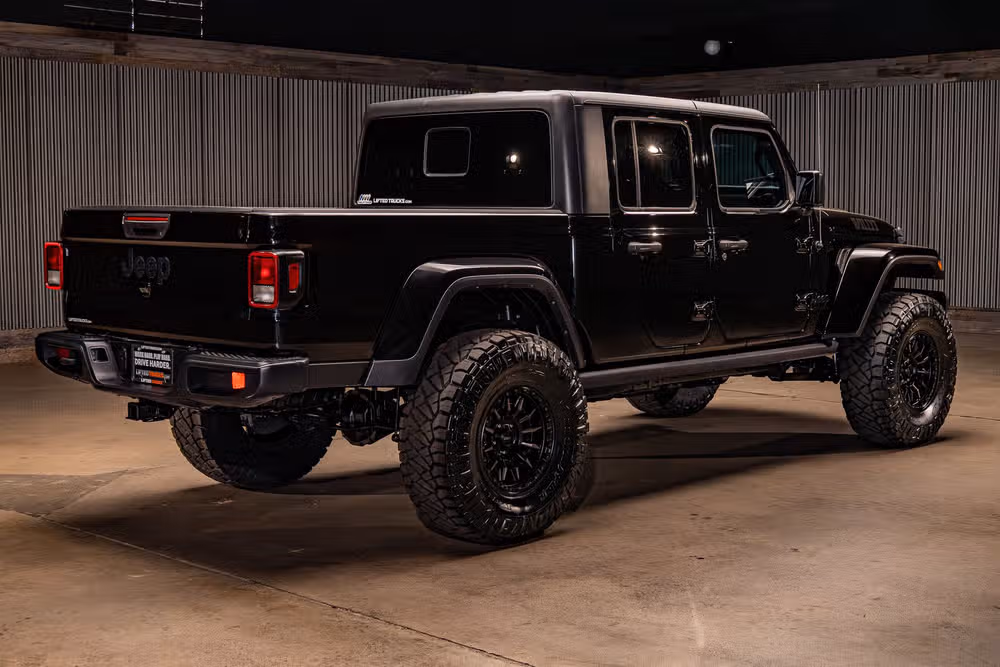 2023 Jeep Gladiator Willys Crew Cab Image 10