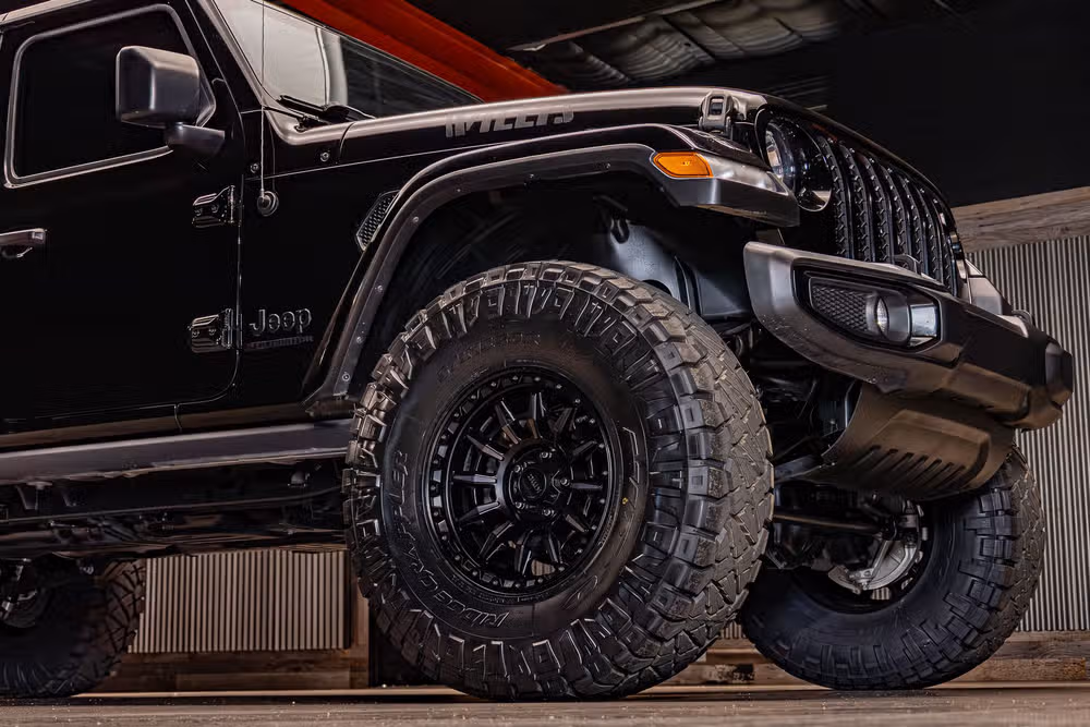 2023 Jeep Gladiator Willys Crew Cab Image 12