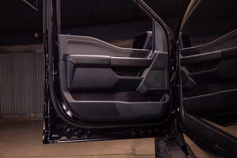 2023 Ford F-150 XLT SuperCrew Image 32