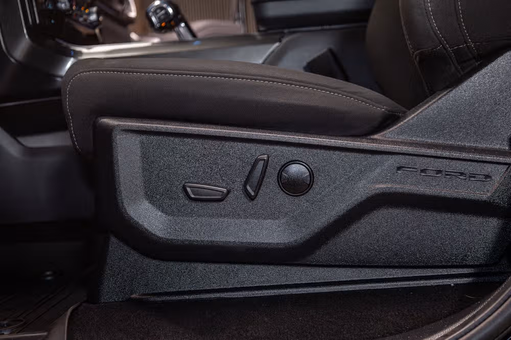2023 Ford F-150 XLT SuperCrew Image 24