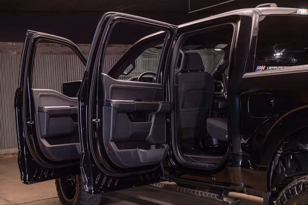 2023 Ford F-150 XLT SuperCrew Image 31