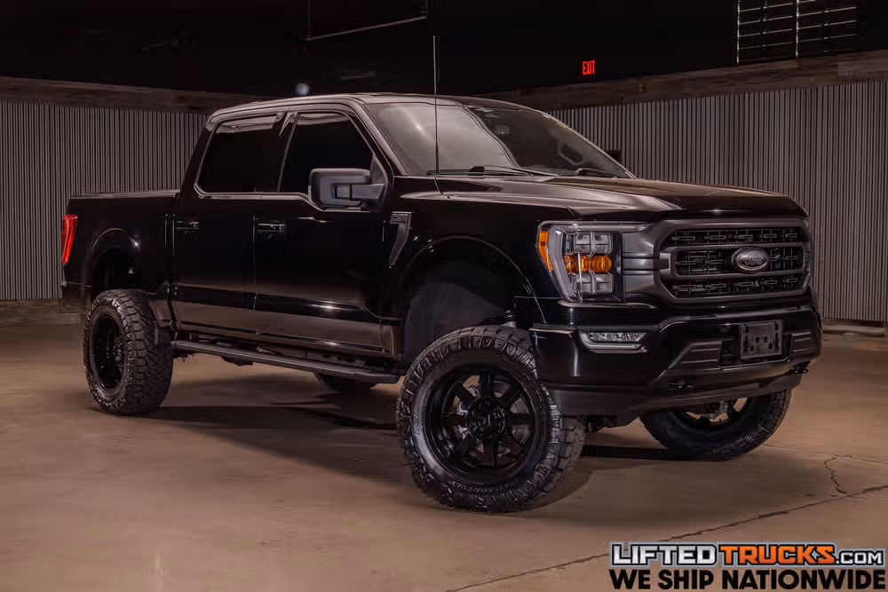 2023 Ford F-150 XLT SuperCrew Image 1