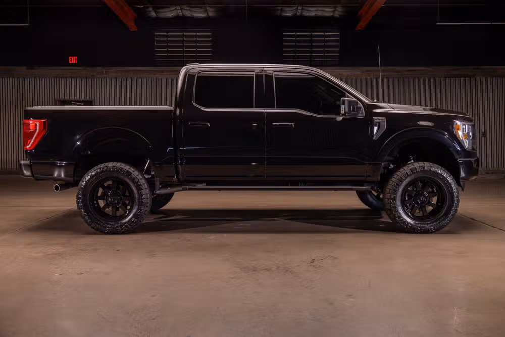 2023 Ford F-150 XLT SuperCrew Image 11