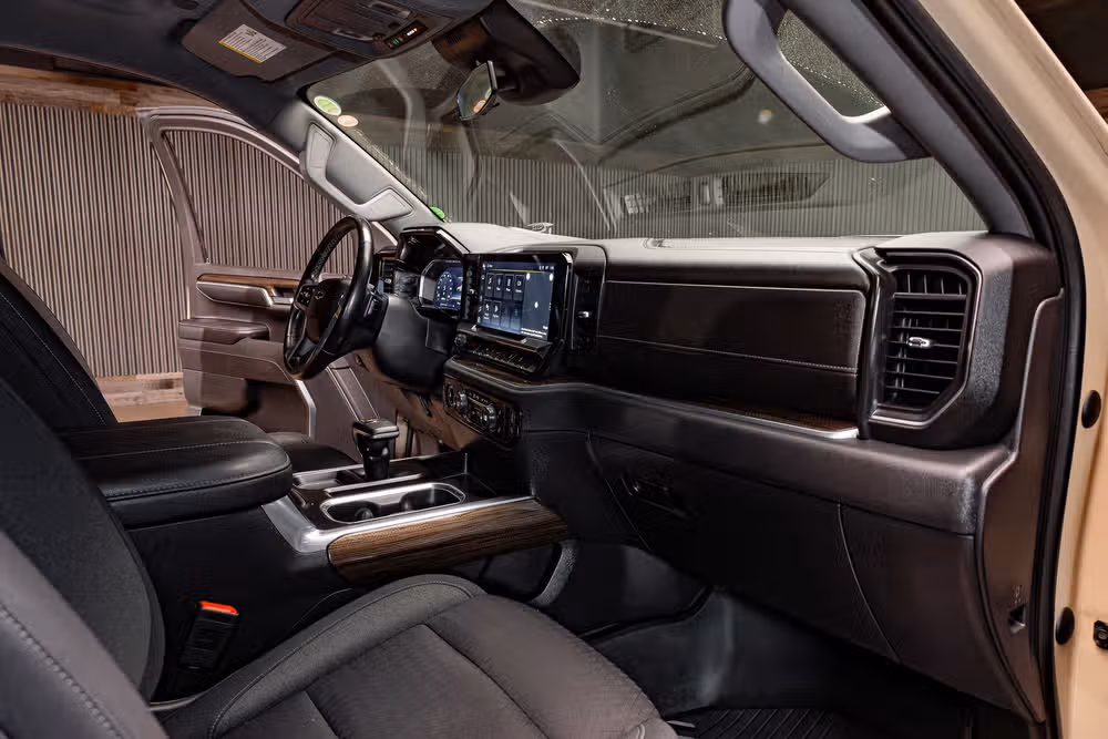 2023 Chevrolet Silverado 1500 LT Trail Boss Crew Cab Image 14