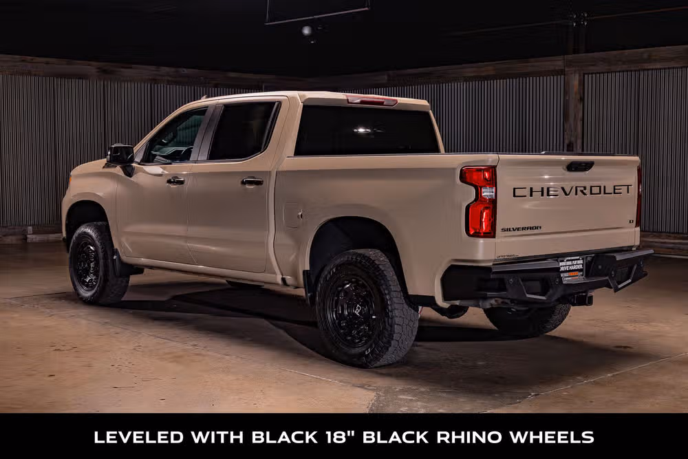 2023 Chevrolet Silverado 1500 LT Trail Boss Crew Cab Image 6