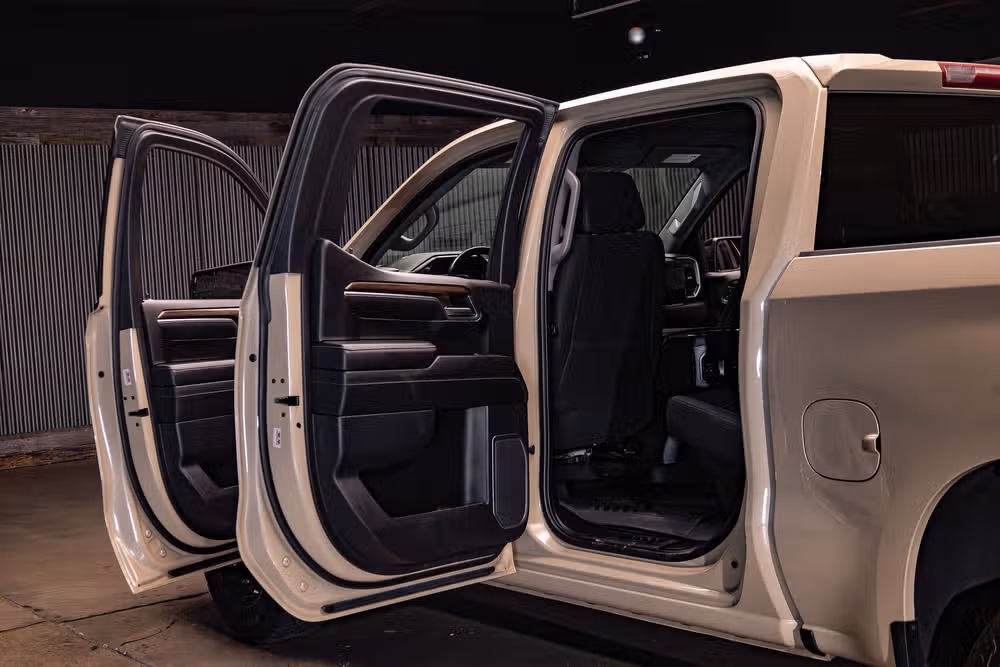 2023 Chevrolet Silverado 1500 LT Trail Boss Crew Cab Image 26
