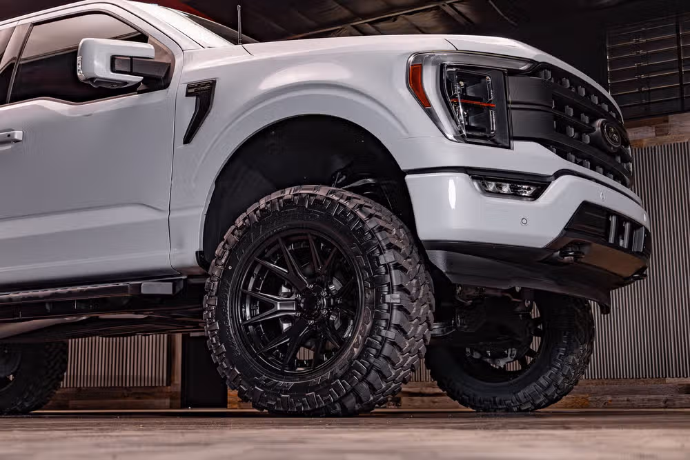 2022 Ford F-150 Lariat SuperCrew Image 16