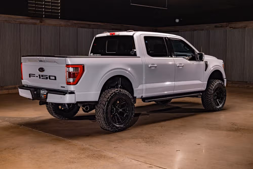 2022 Ford F-150 Lariat SuperCrew Image 10